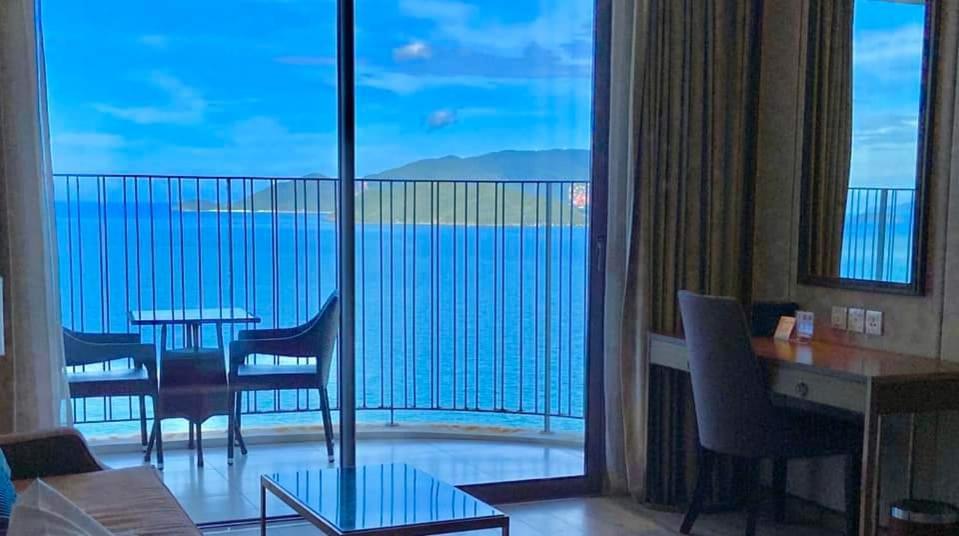 Oceanfront Panorama Residence Нячанг Екстер'єр фото